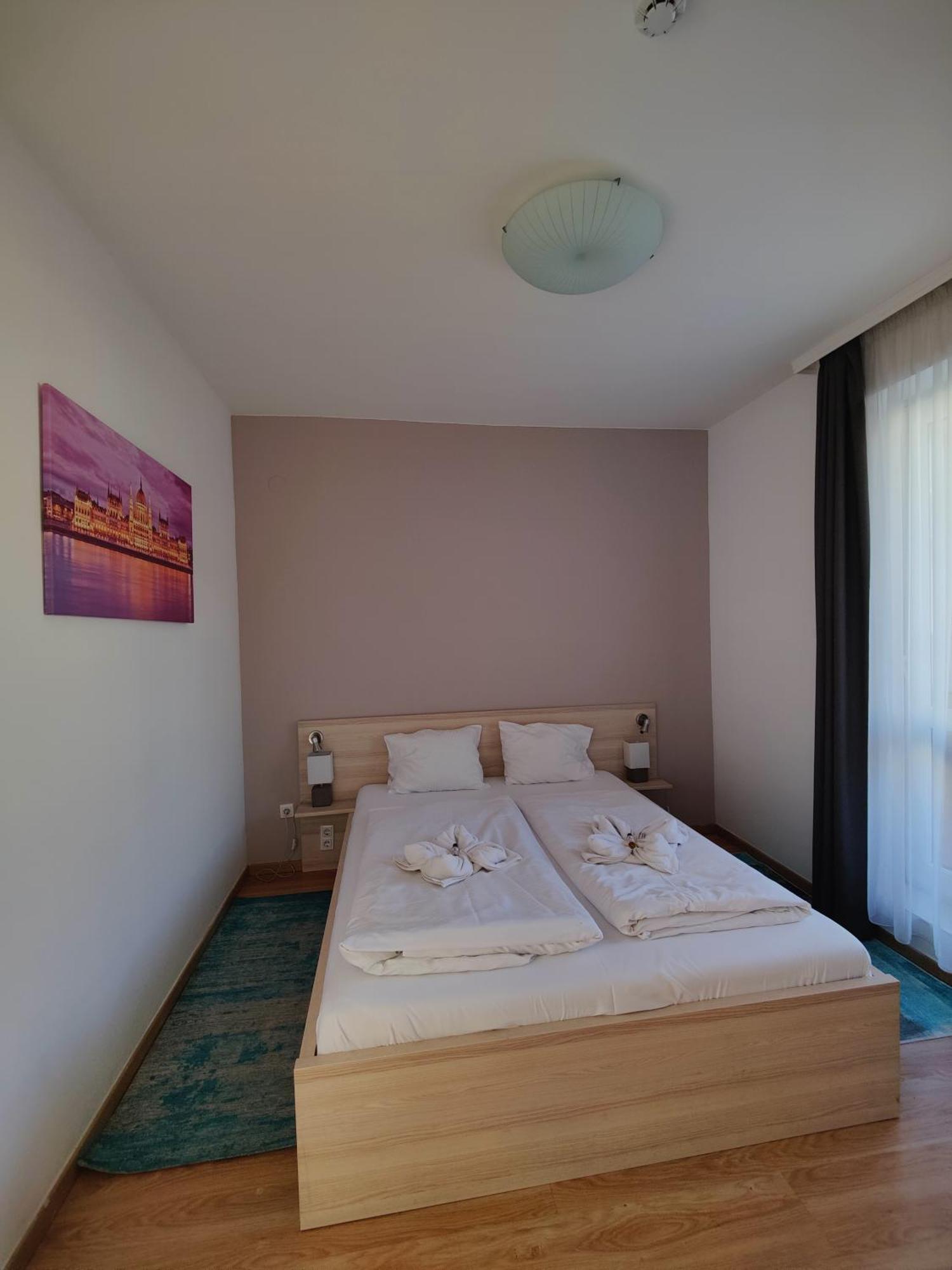 Corvin Plaza Apartments & Suites Budapest Exteriör bild