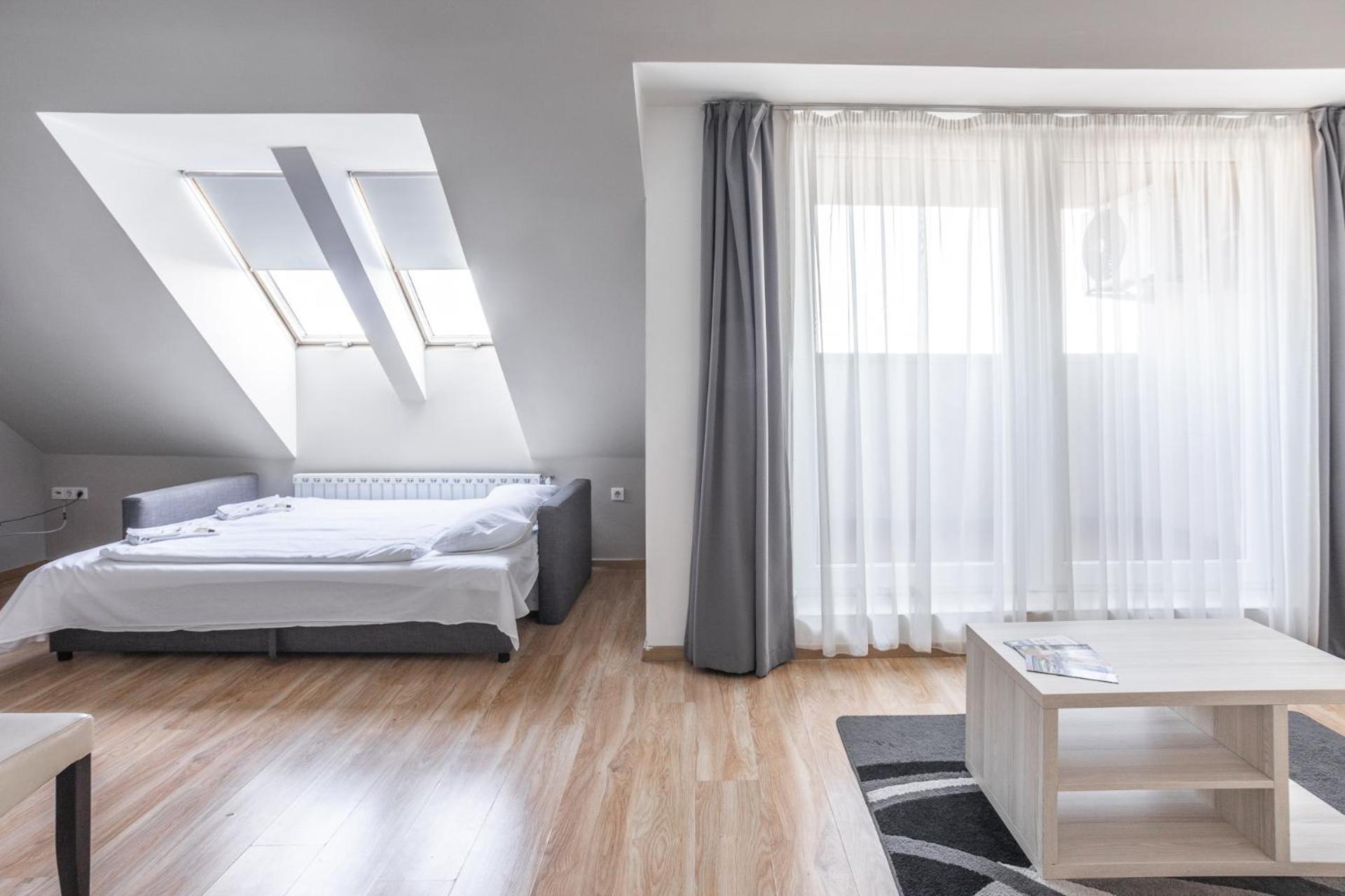 Corvin Plaza Apartments & Suites Budapest Exteriör bild