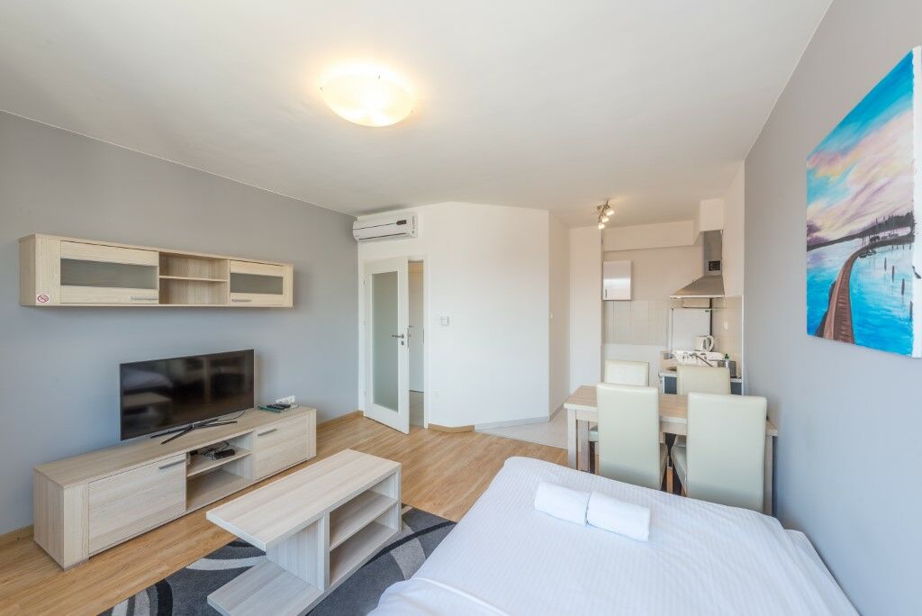 Corvin Plaza Apartments & Suites Budapest Exteriör bild